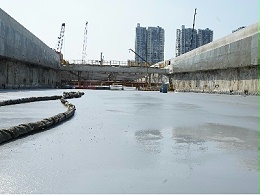 烟台鲁蒙SPUA喷涂聚脲防水涂料与基材粘结强度大